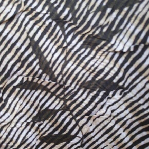 Melrose Top Sleeveless Crinkle Twisted Scoop Botanical Leaf Striped Black Sz 10 - Picture 4 of 7